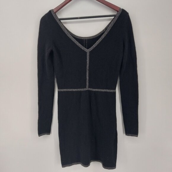 Qi Cashmere Black Mini Dress with Gray accent round neck v back Size small - Picture 1 of 4